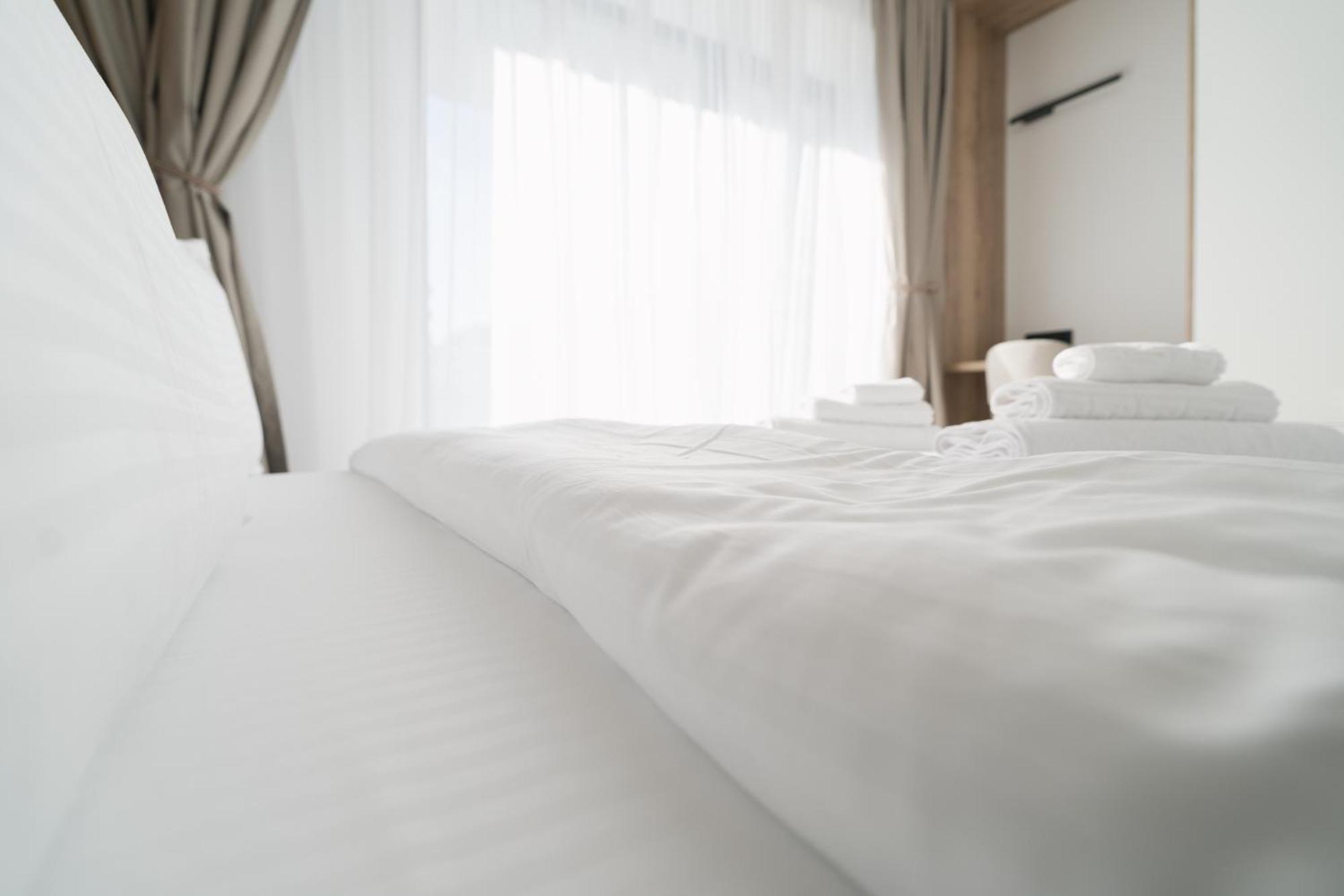 Flow Apartment 1 Bedroom With Parking 클루지나포카 외부 사진