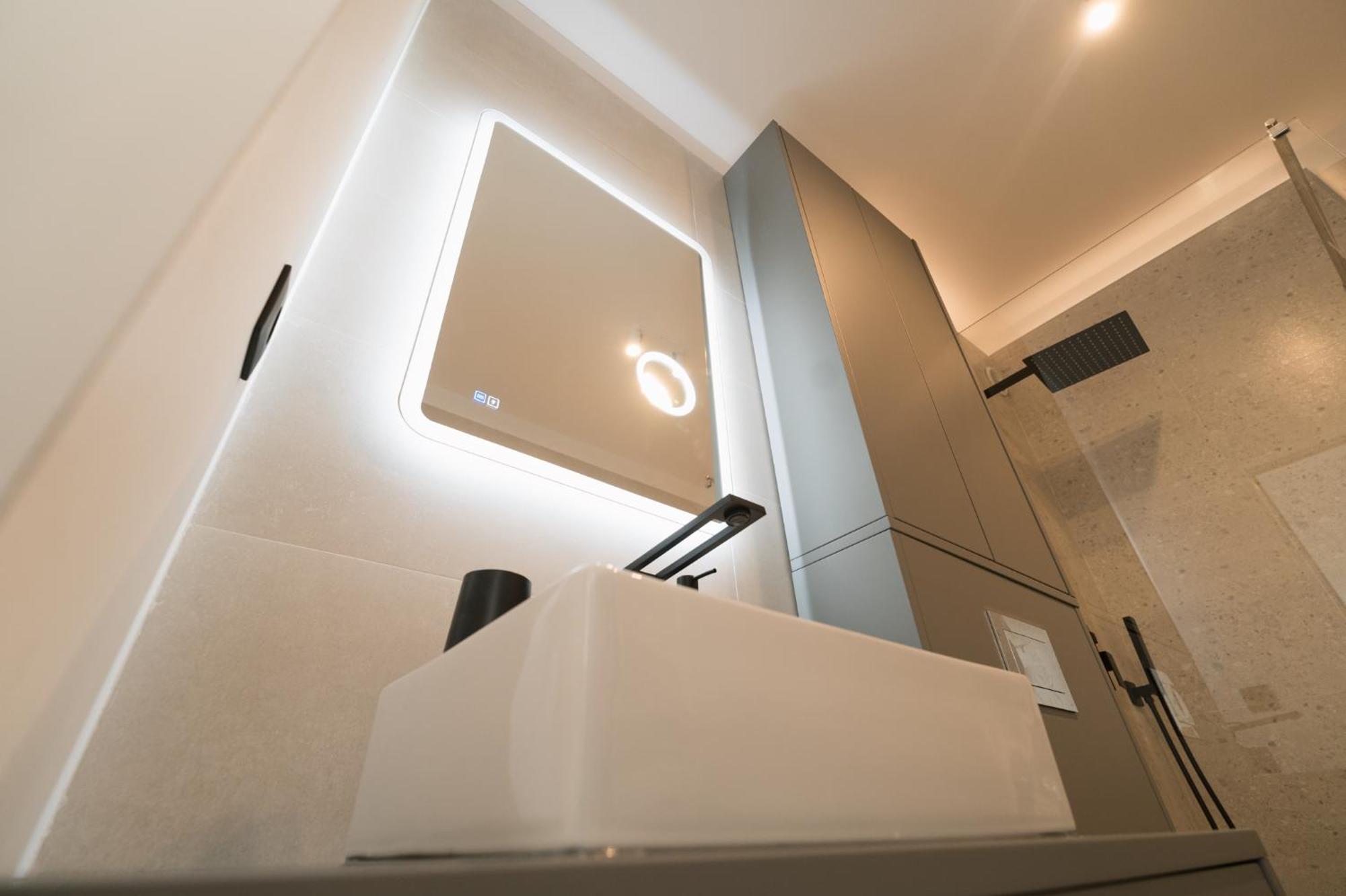Flow Apartment 1 Bedroom With Parking 클루지나포카 외부 사진