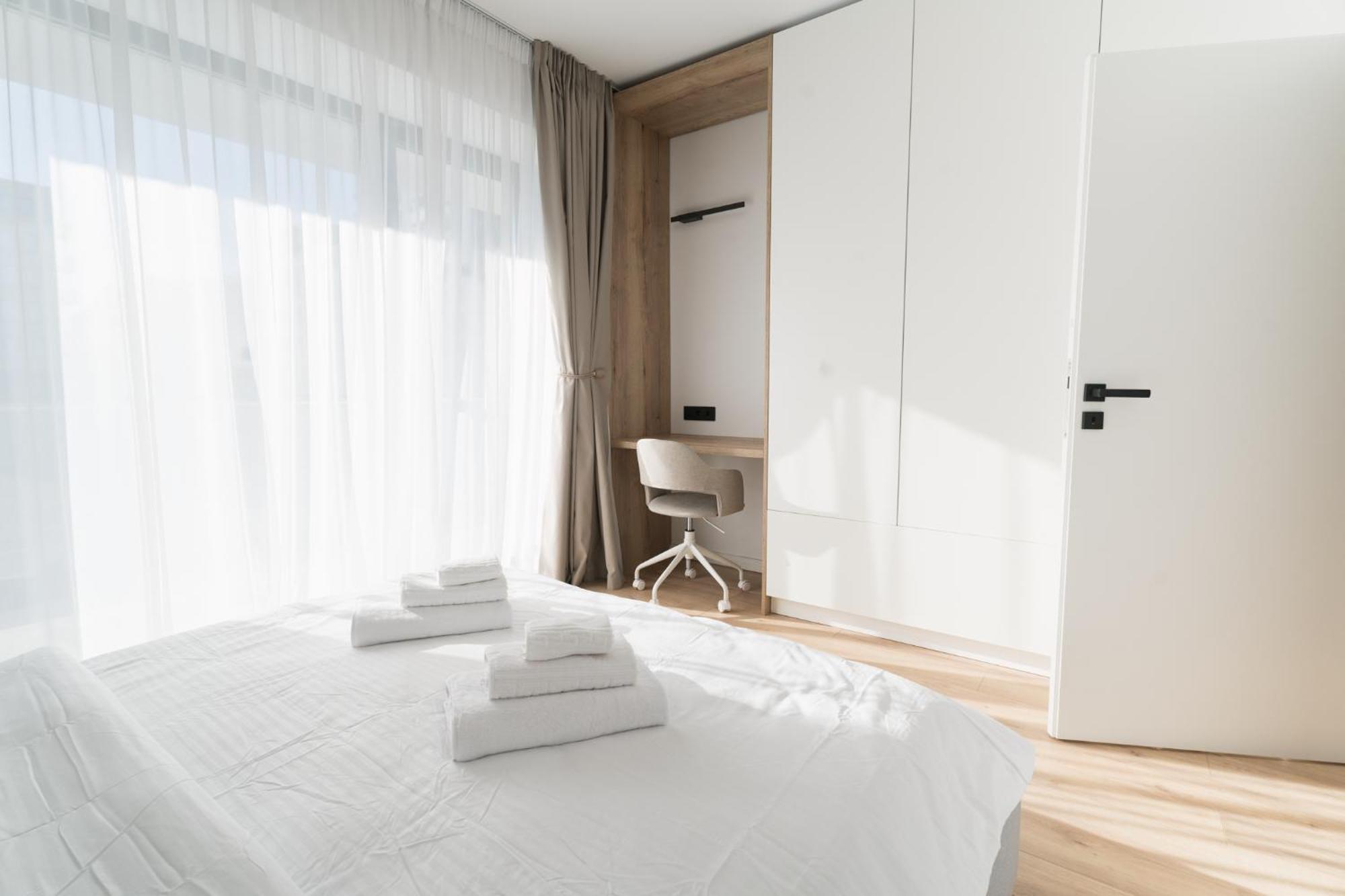 Flow Apartment 1 Bedroom With Parking 클루지나포카 외부 사진